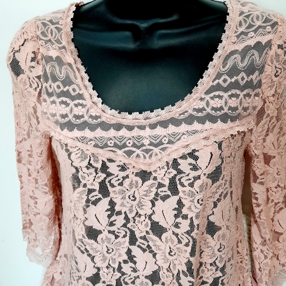 Free People Lace Blush 3/4 Sleeve Hi-Lo Hem Blouse - Picture 3 of 17